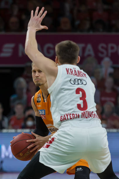 强烈对比 强烈对比